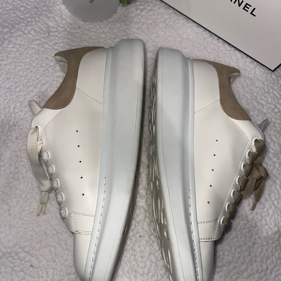 Alexander McQueen Sneakers - Picture 3 of 11